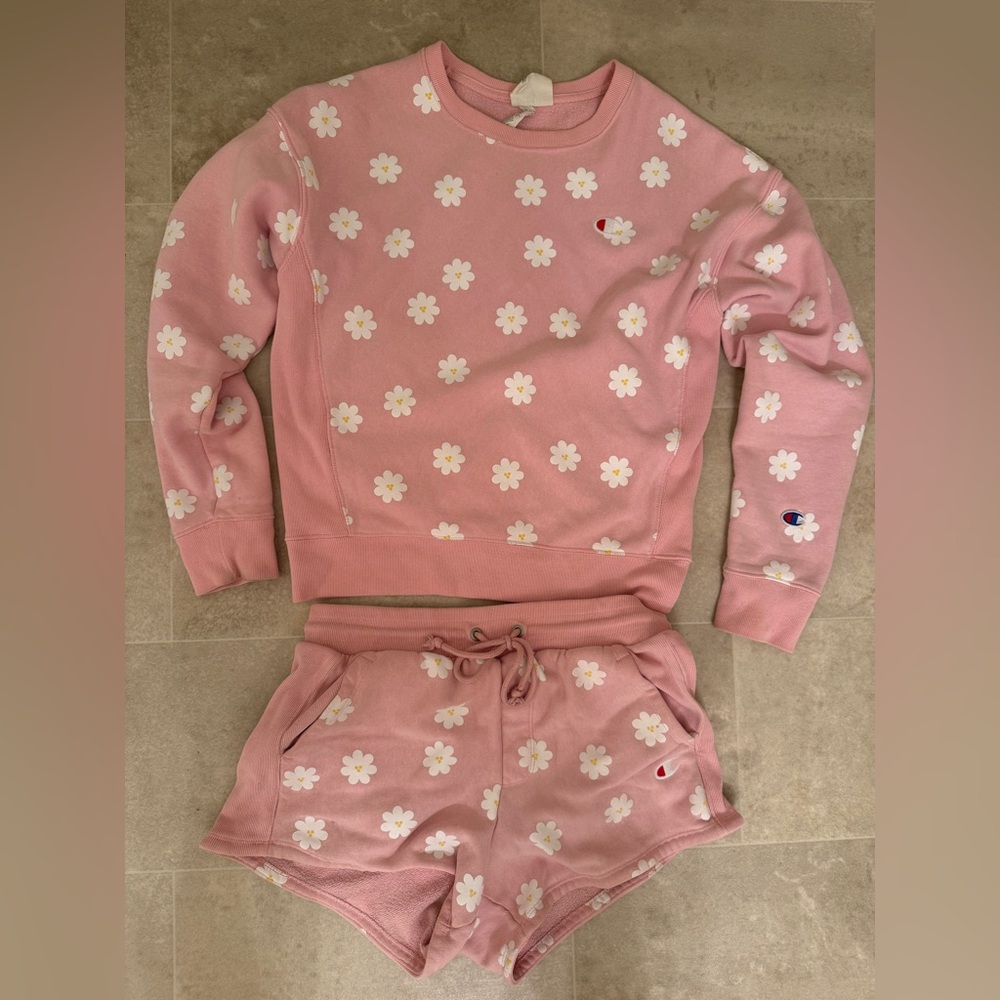 Champion x UO Pink Daisy Set